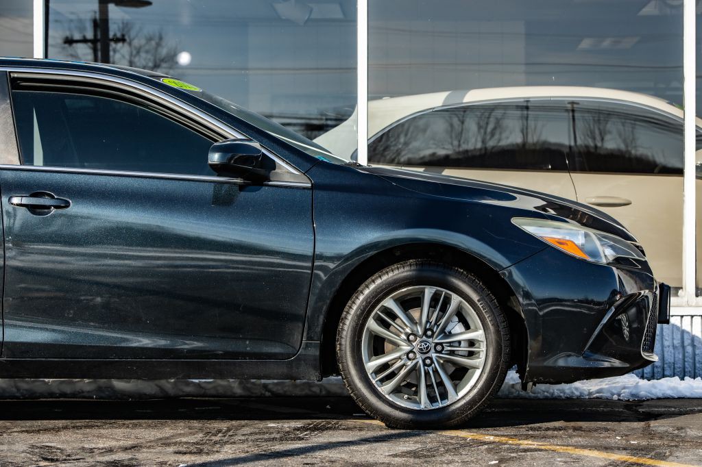 2015 Toyota Camry Image 10