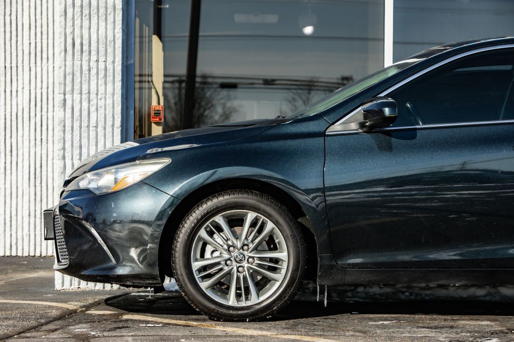 2015 Toyota Camry Image 11