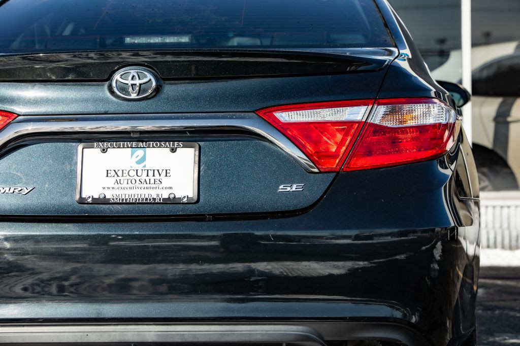 2015 Toyota Camry Image 14