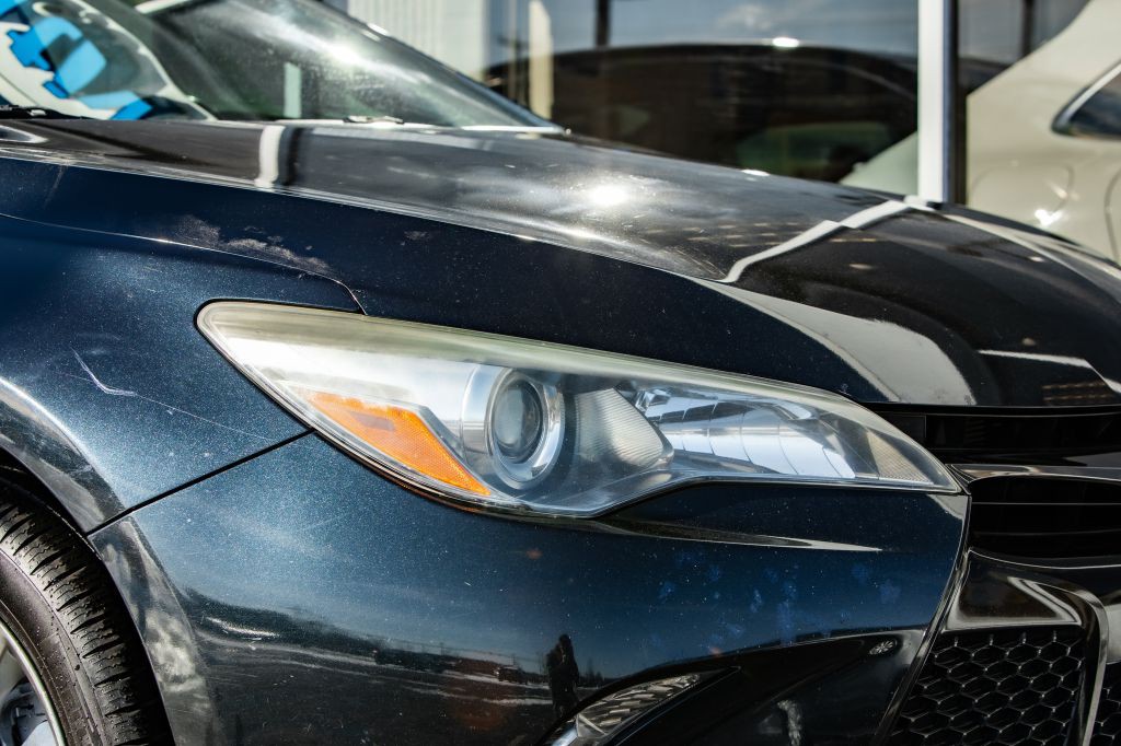 2015 Toyota Camry Image 15