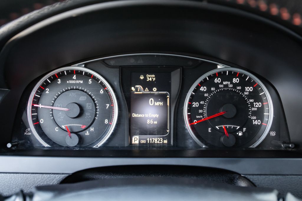 2015 Toyota Camry Image 20