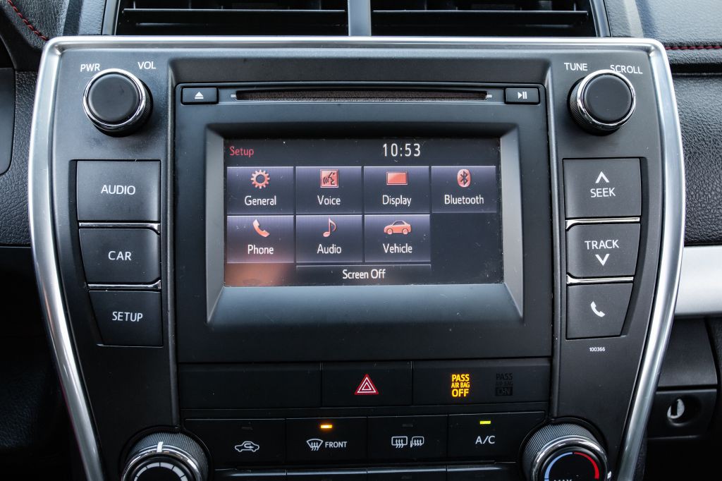 2015 Toyota Camry Image 21