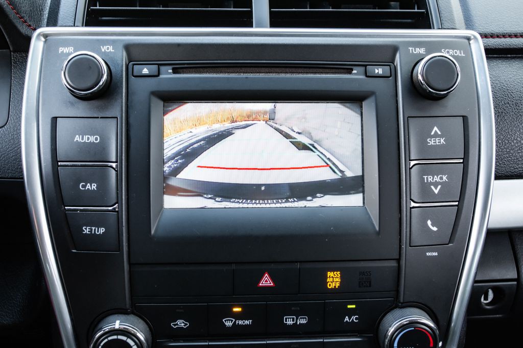 2015 Toyota Camry Image 22