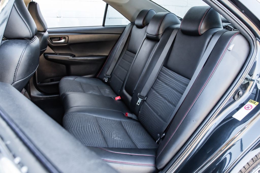 2015 Toyota Camry Image 24