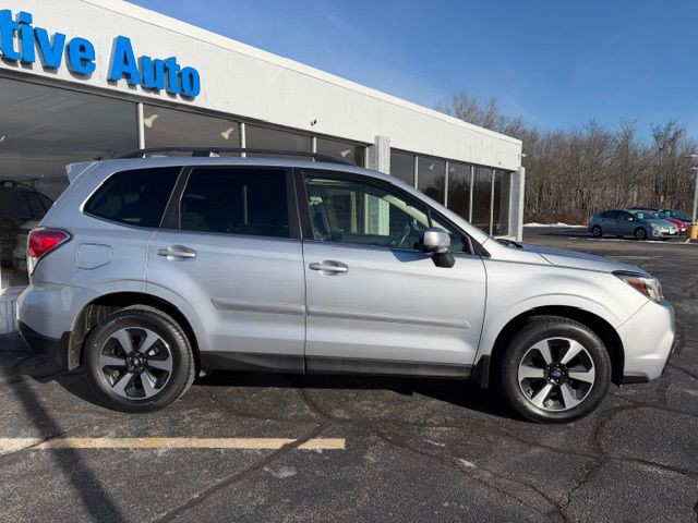2017 Subaru Forester Image 2