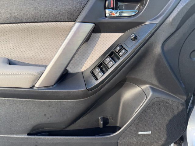 2017 Subaru Forester Image 9