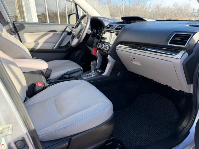 2017 Subaru Forester Image 16