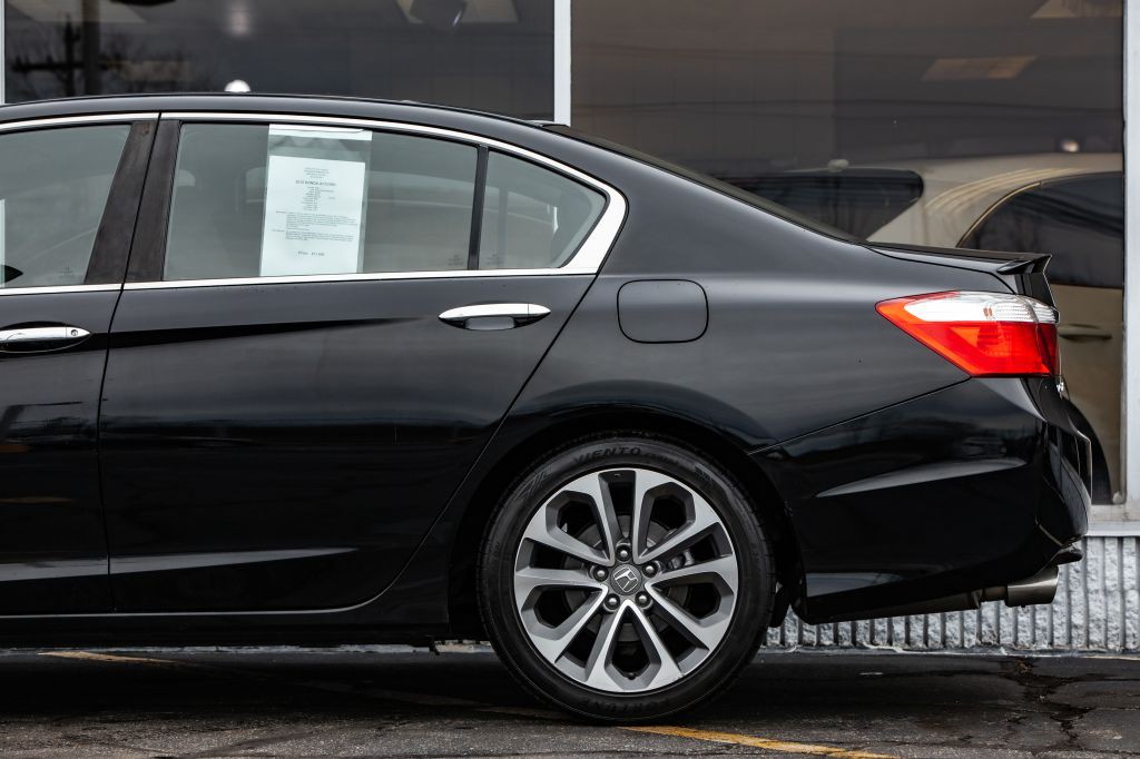 2015 Honda Accord Image 12
