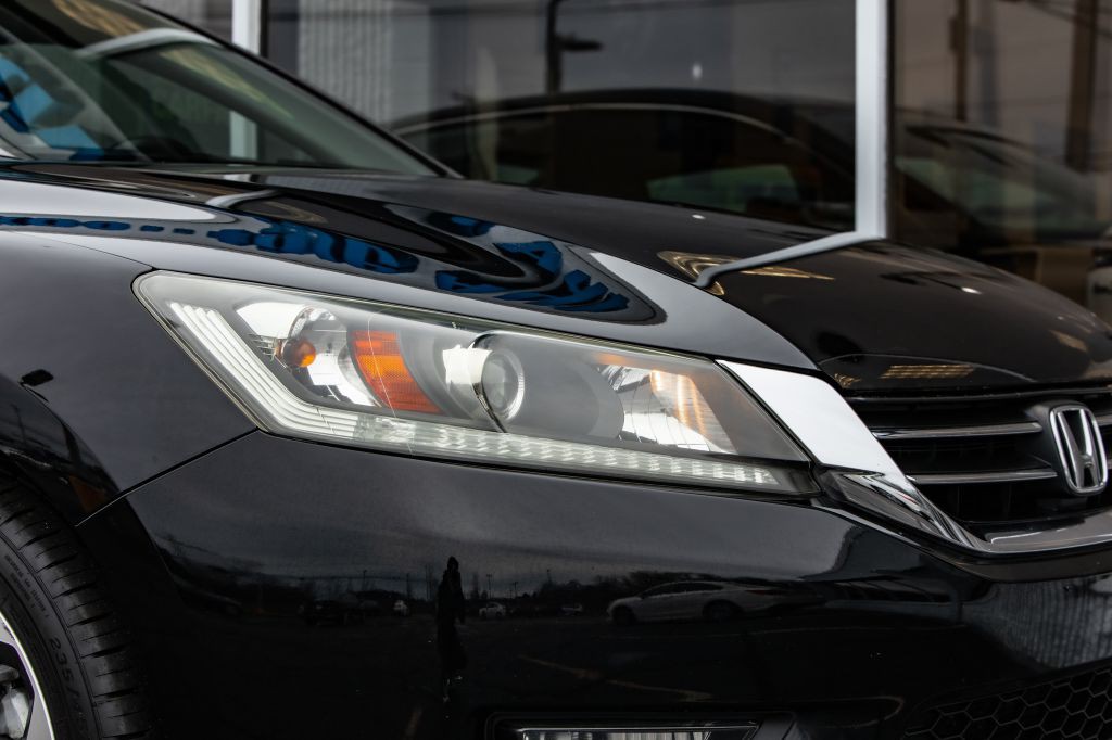 2015 Honda Accord Image 15