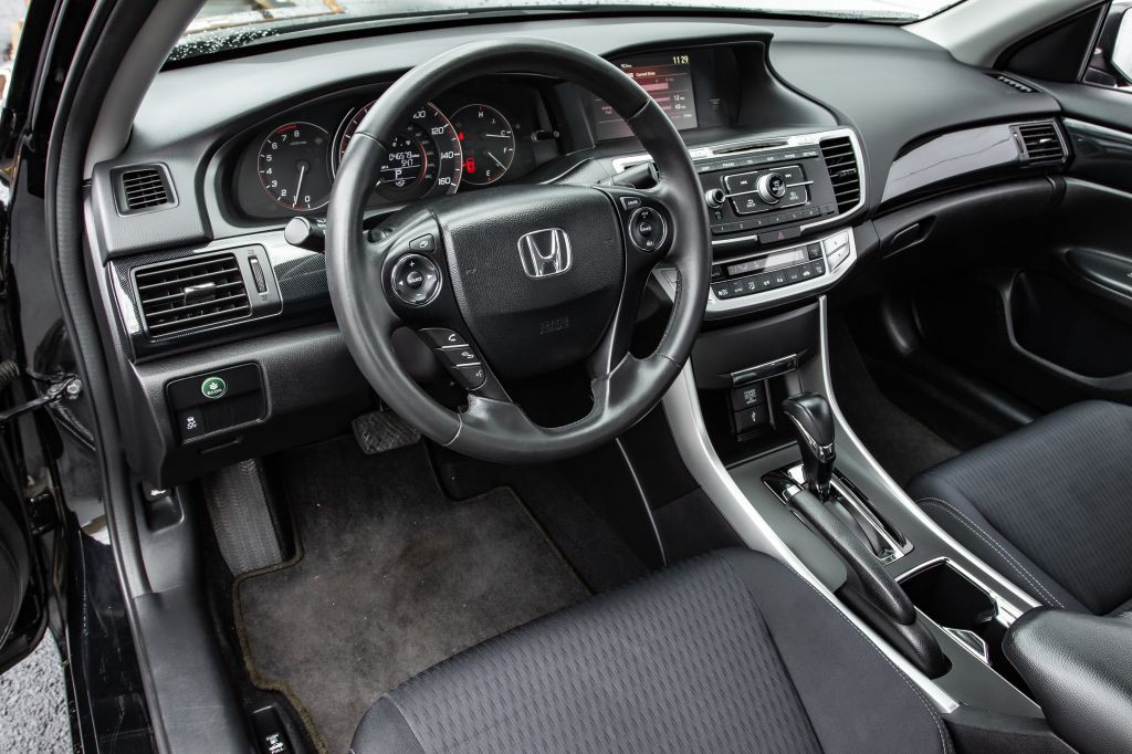 2015 Honda Accord Image 17