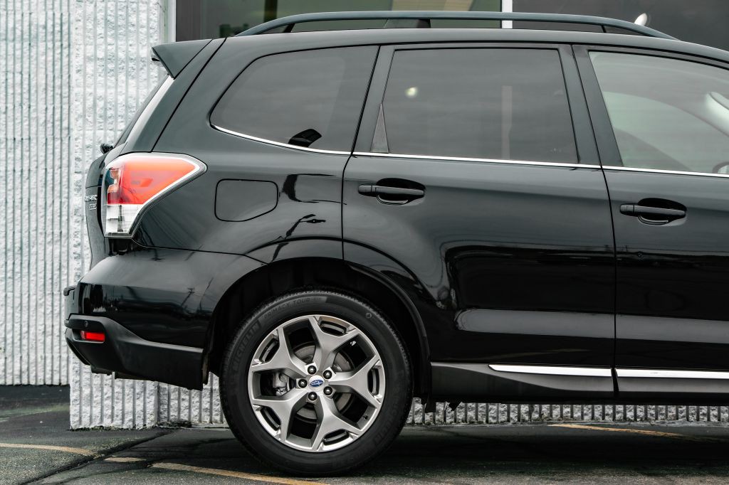 2017 Subaru Forester Image 9