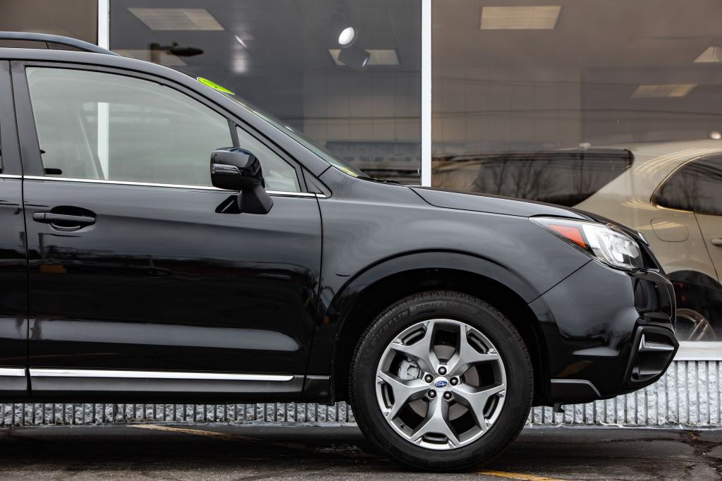 2017 Subaru Forester Image 10