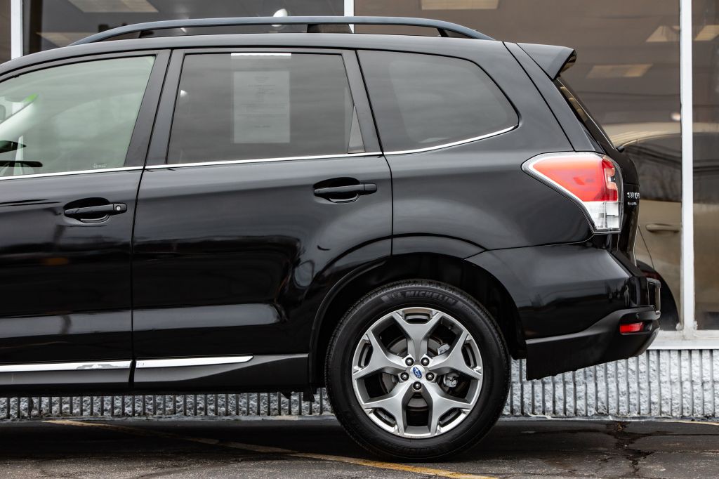 2017 Subaru Forester Image 12