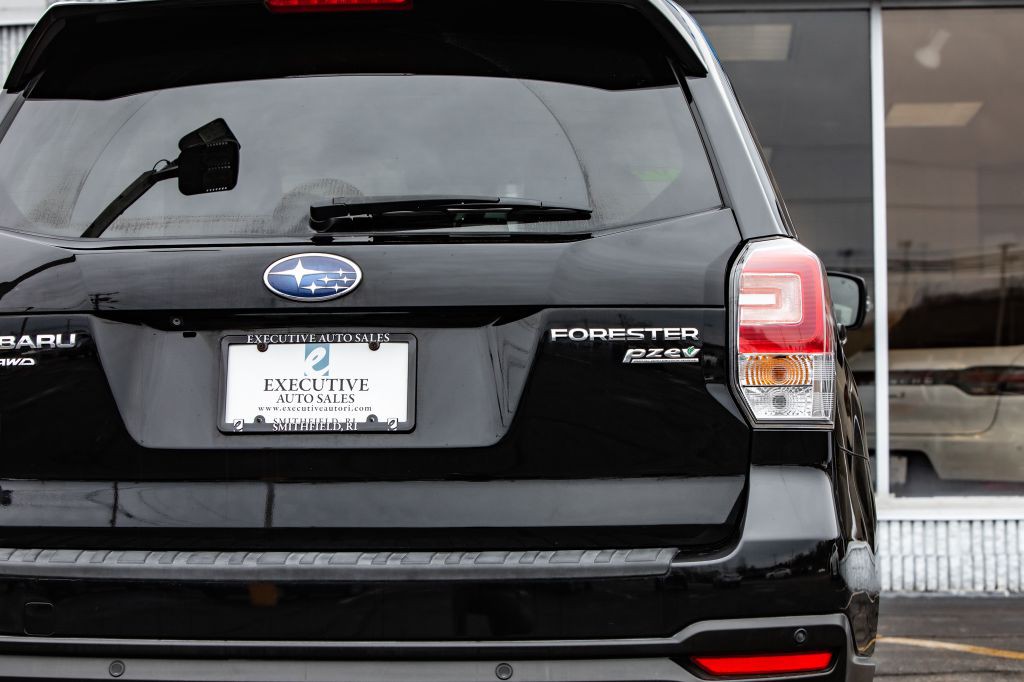 2017 Subaru Forester Image 14