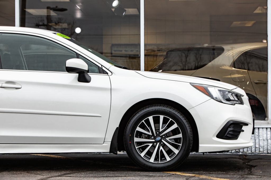2018 Subaru Legacy Image 10