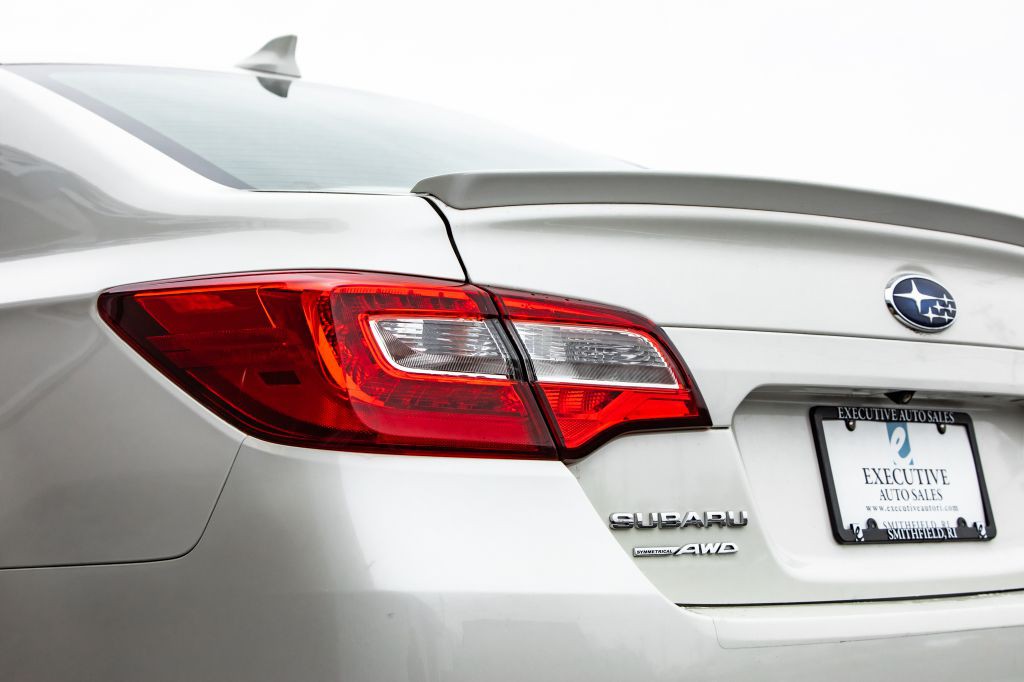 2018 Subaru Legacy Image 16