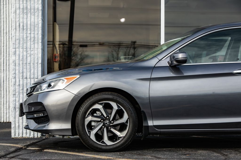 2017 Honda Accord Image 11