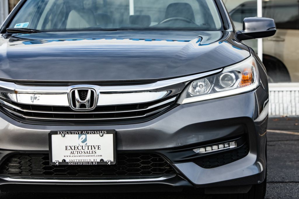 2017 Honda Accord Image 13