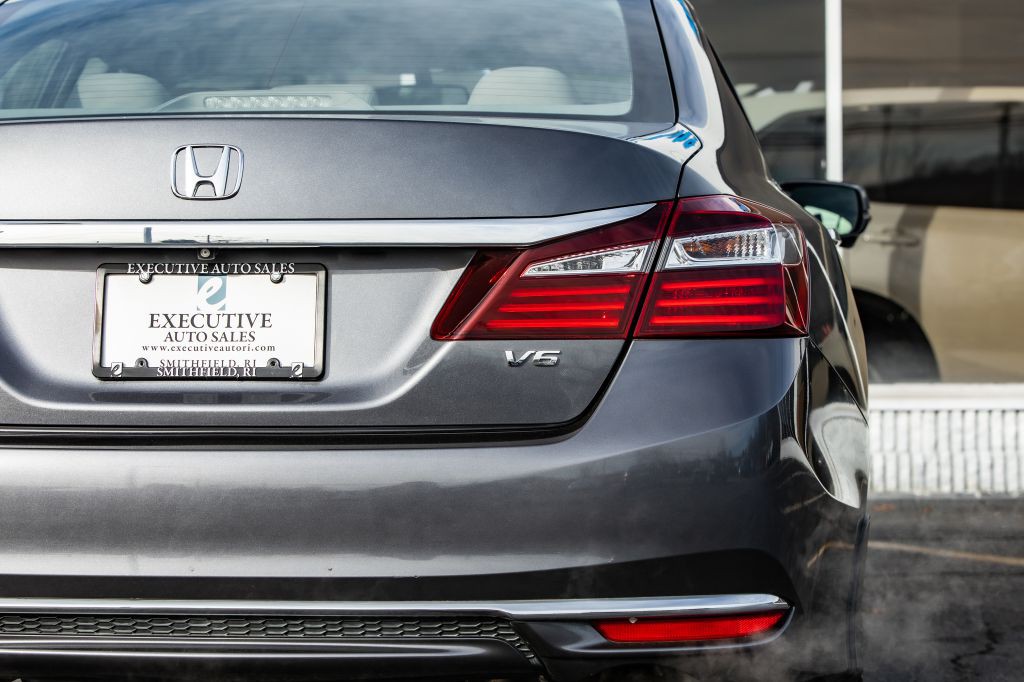 2017 Honda Accord Image 14