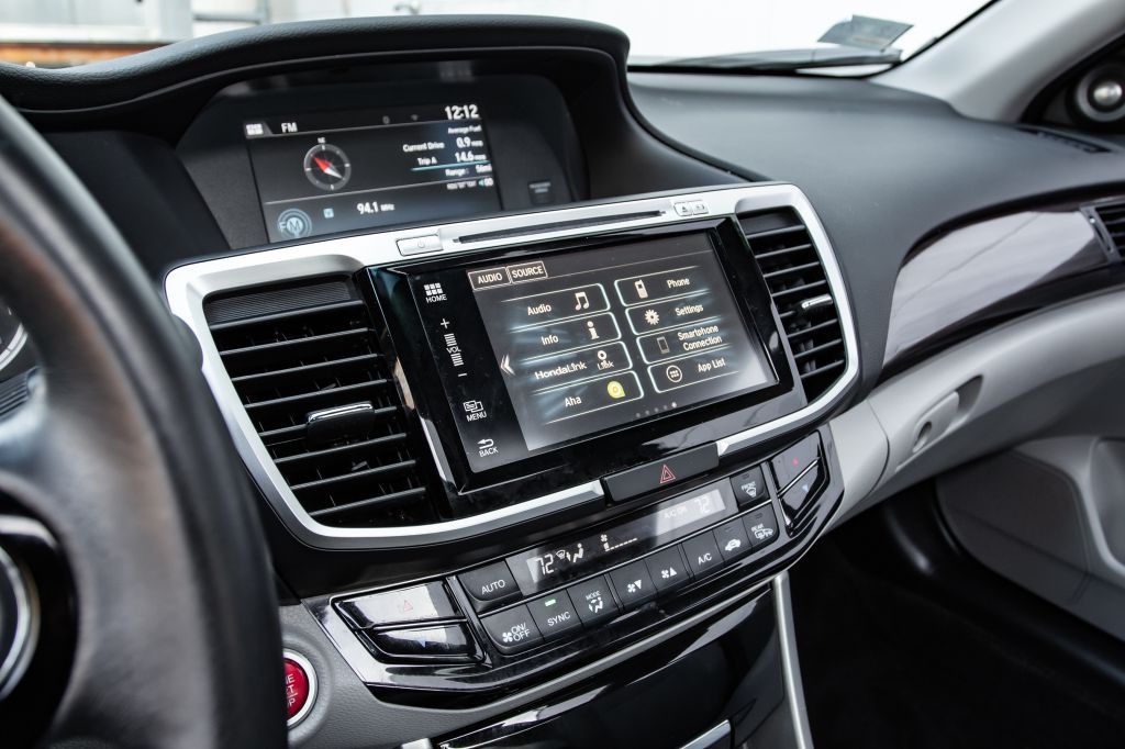 2017 Honda Accord Image 22