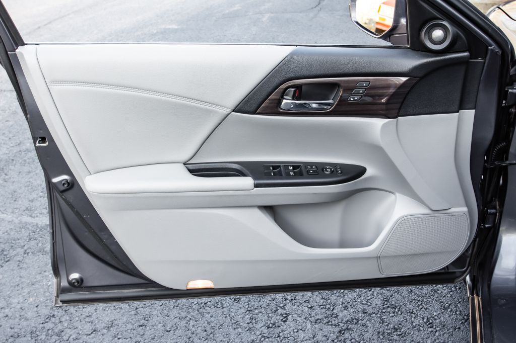 2017 Honda Accord Image 26