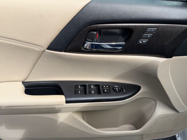 2015 Honda Accord Image 9