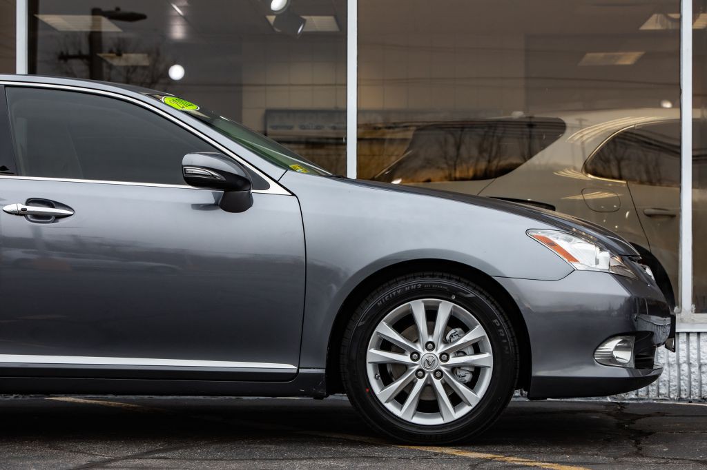2012 Lexus ES Image 10