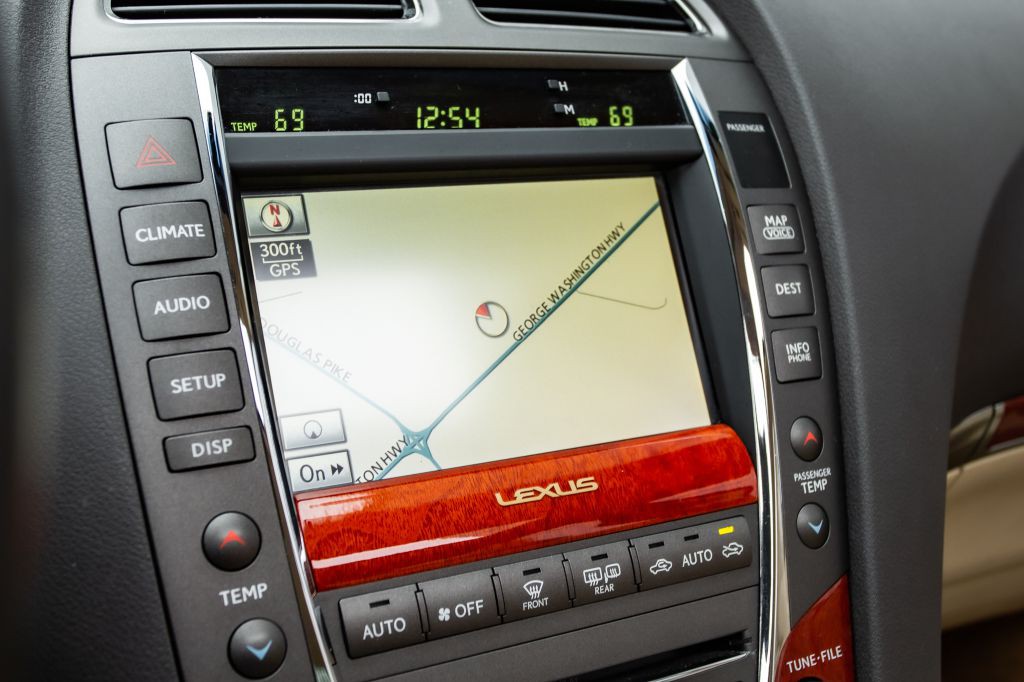 2012 Lexus ES Image 21