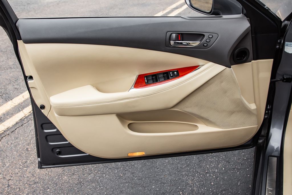 2012 Lexus ES Image 27