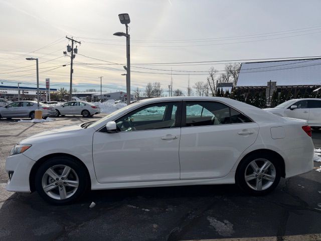 2013 Toyota Camry Image 4