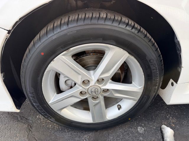 2013 Toyota Camry Image 7