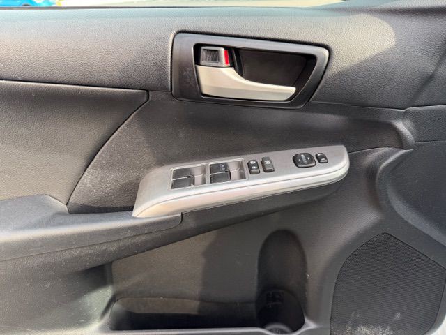 2013 Toyota Camry Image 9