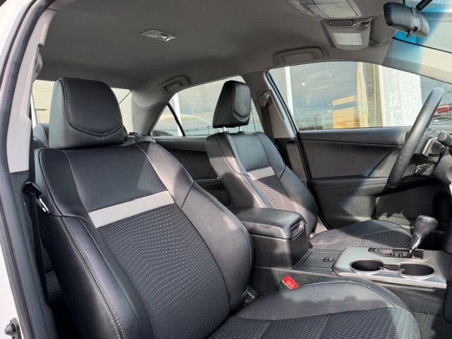 2013 Toyota Camry Image 12