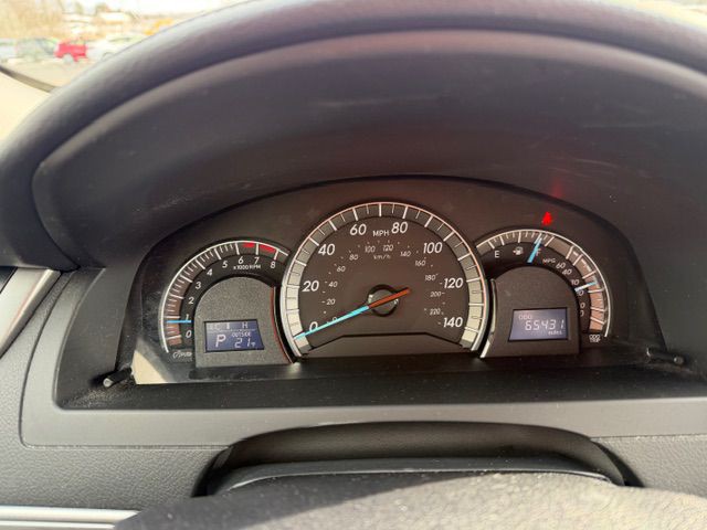 2013 Toyota Camry Image 13