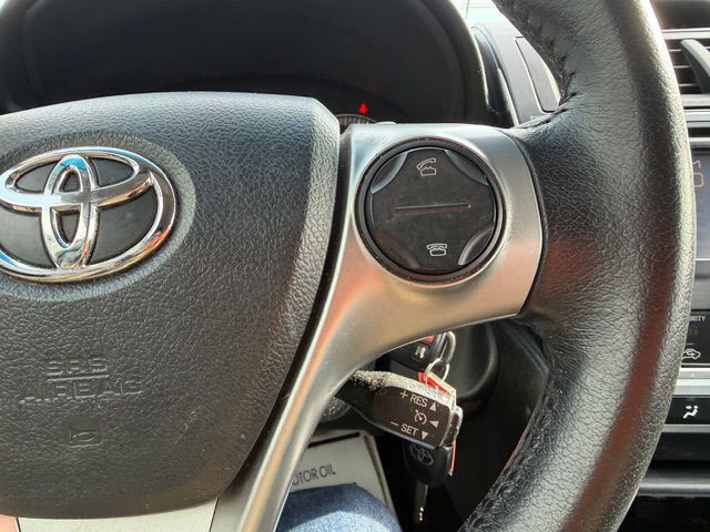 2013 Toyota Camry Image 17