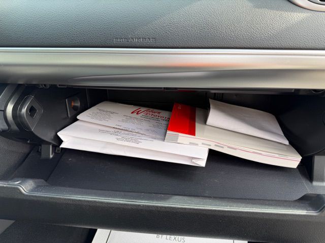 2013 Toyota Camry Image 20