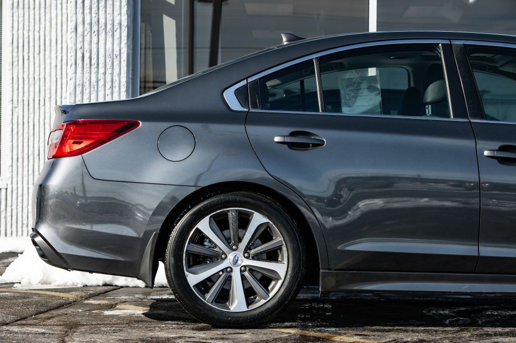 2018 Subaru Legacy Image 9