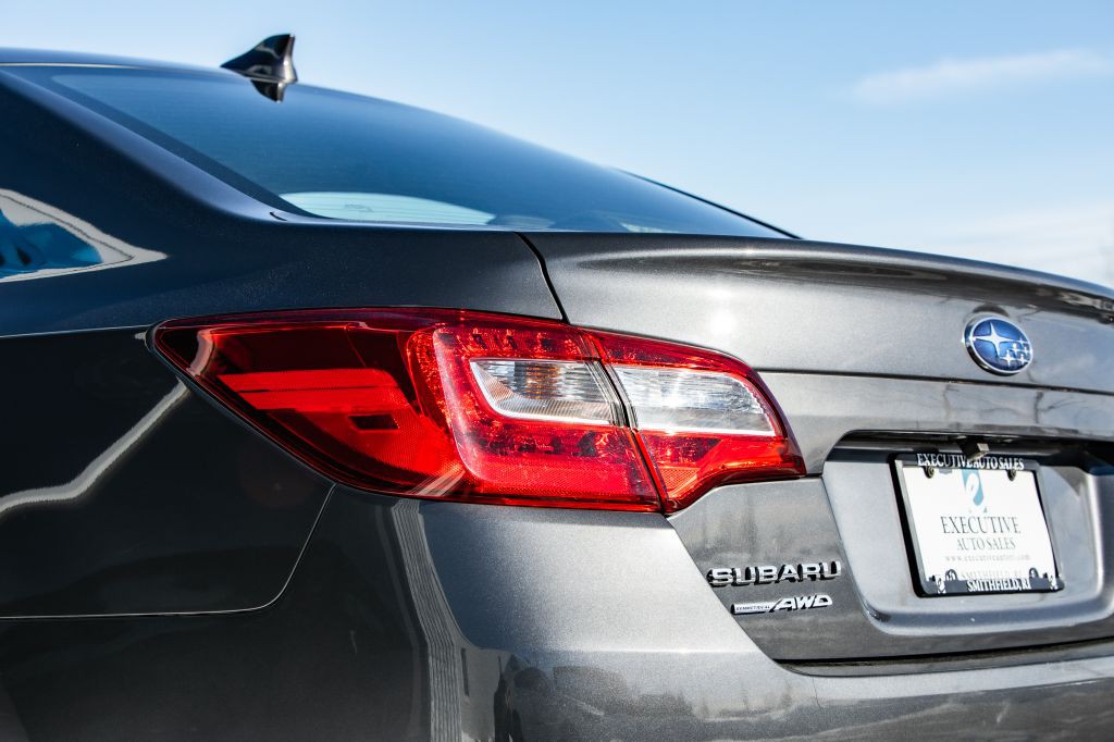 2018 Subaru Legacy Image 16