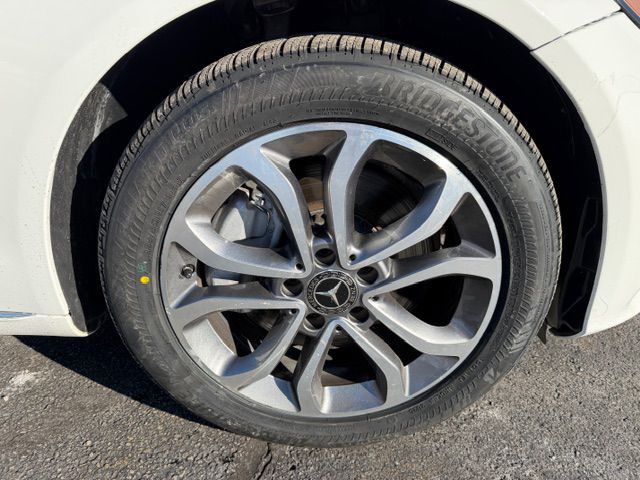 2017 Mercedes-Benz C-Class Image 6