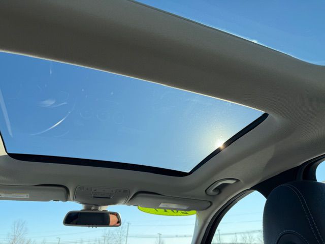 2017 Mercedes-Benz C-Class Image 11