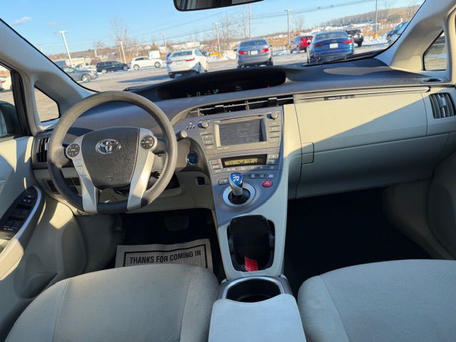 2014 Toyota Prius Image 10