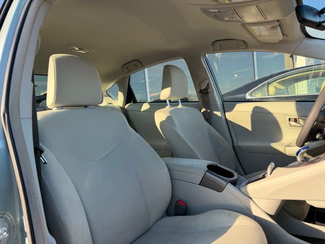 2014 Toyota Prius Image 11