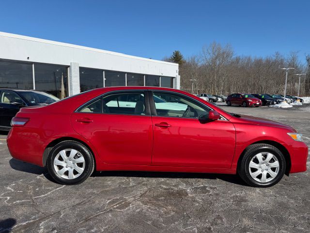 2010 Toyota Camry Image 2