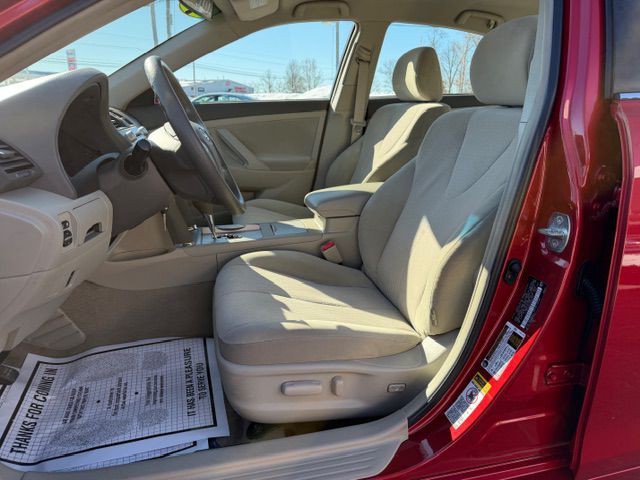 2010 Toyota Camry Image 8