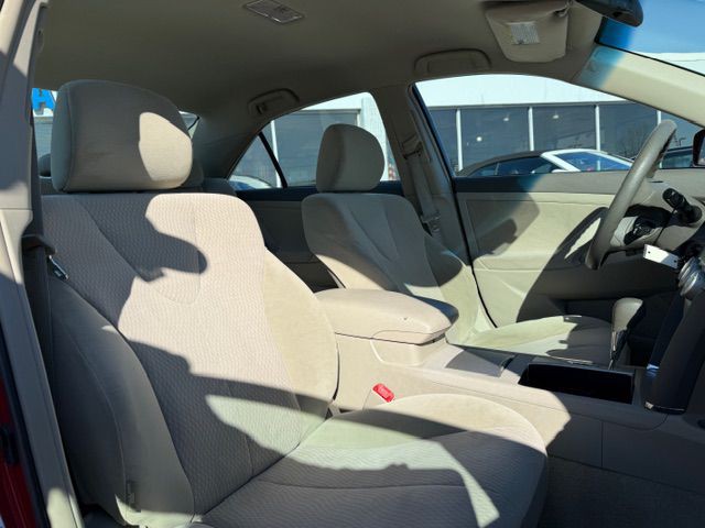 2010 Toyota Camry Image 12