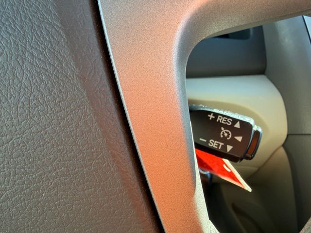 2010 Toyota Camry Image 15