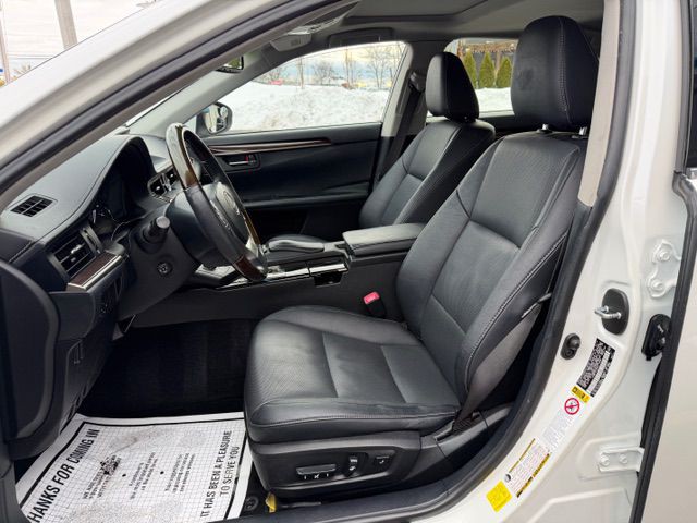 2014 Lexus ES Image 8