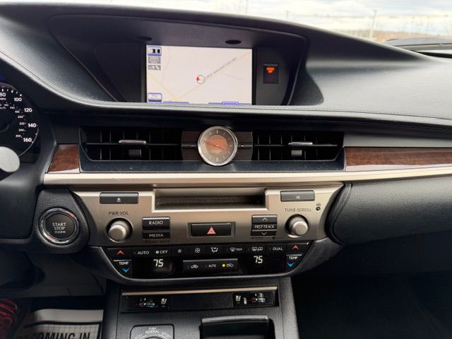 2014 Lexus ES Image 14