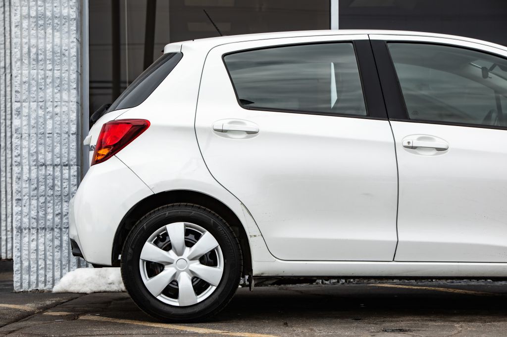 2017 Toyota Yaris Image 9