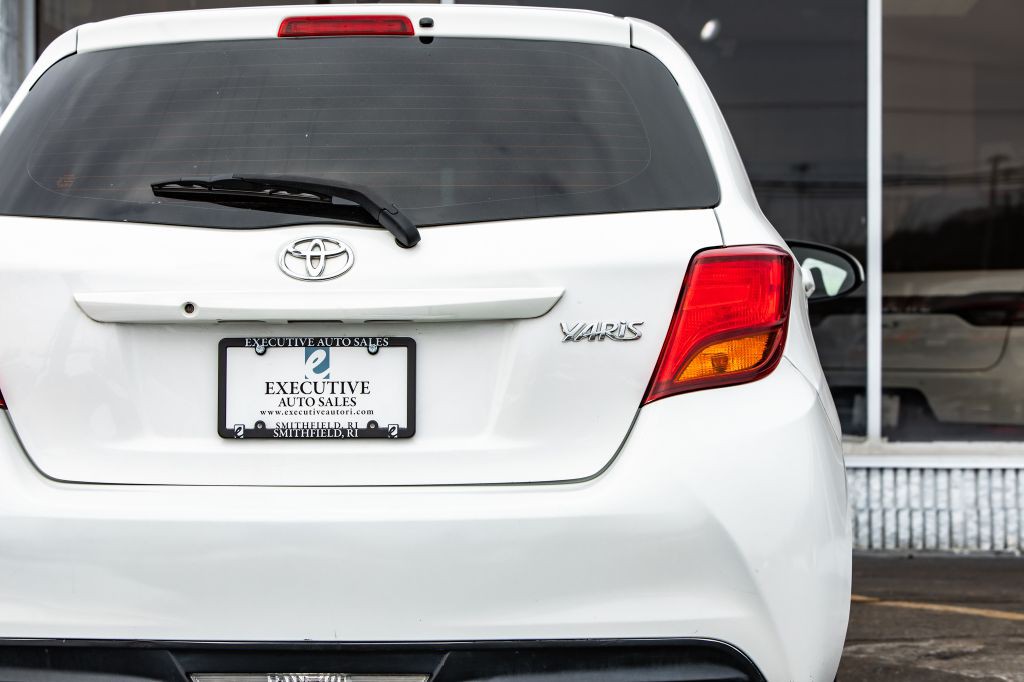 2017 Toyota Yaris Image 14